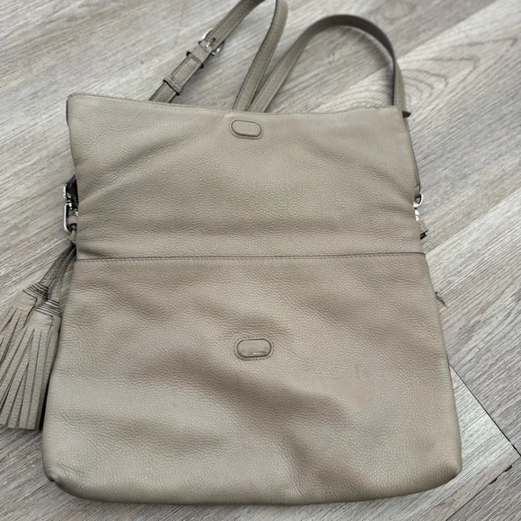 Tory Burch Thea Fold-Over Beige Pebbled Leather Crossbody Bag - Picture 6 of 8